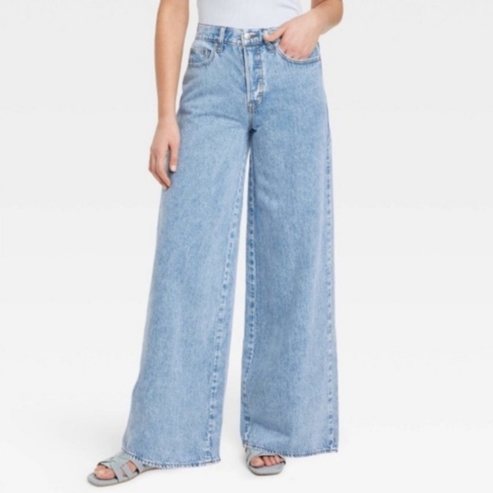 Target Mid-Rise Super Wide Leg Jeans Universal Thread Light Wash Cotton 14 New - Picture 3 of 8